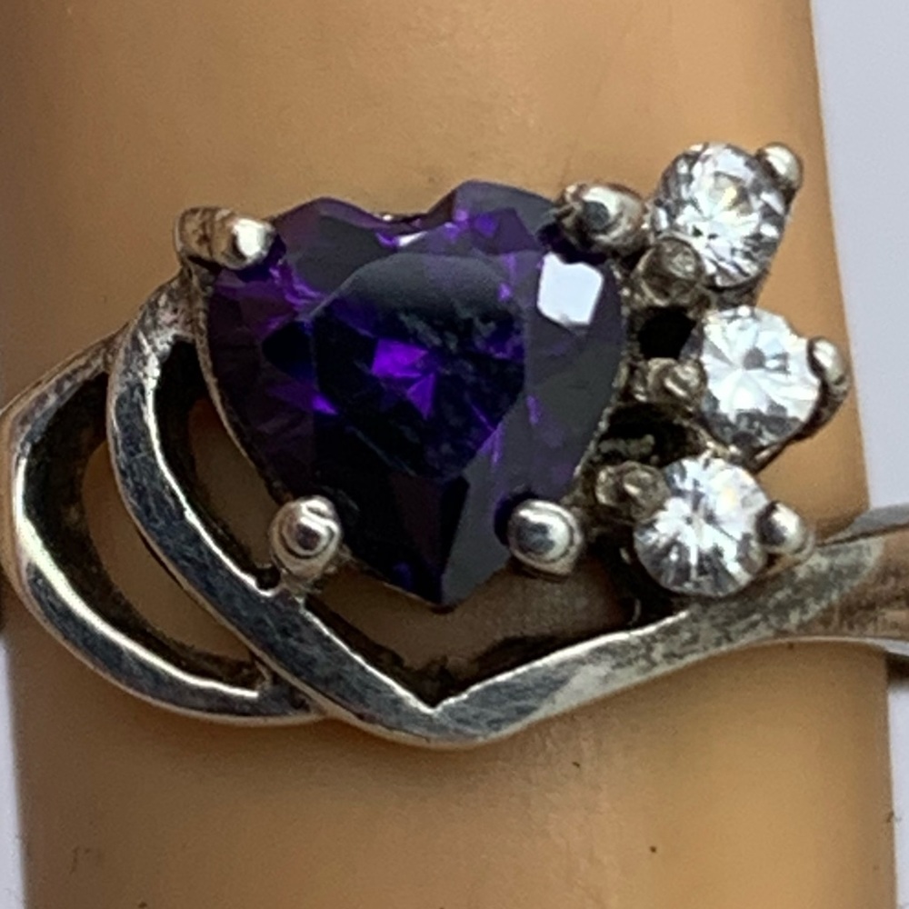 925.Vintage Sterling Gemstone Ring size 7.